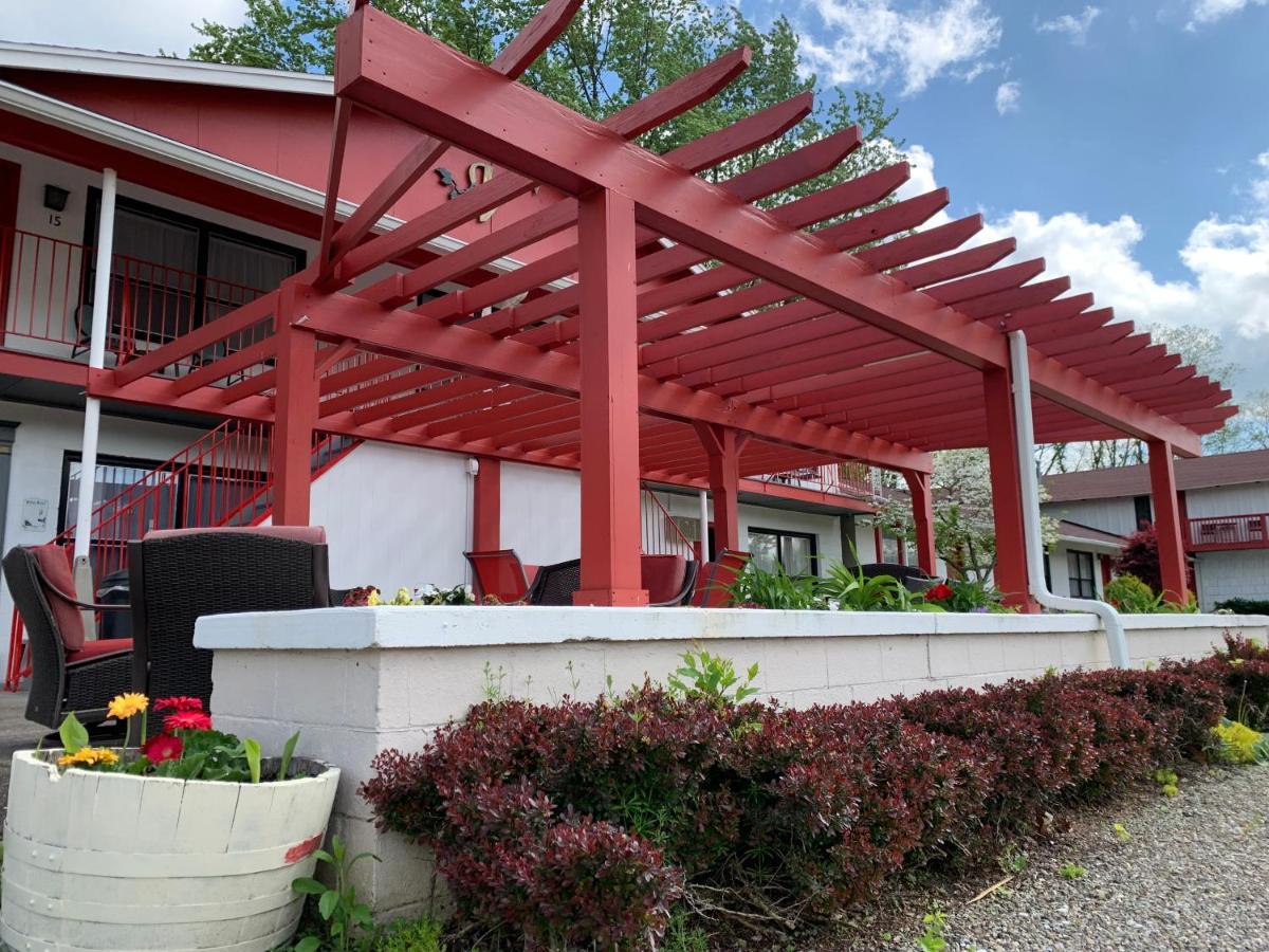 Vinehurst Inn & Suites 哈蒙兹波特 外观 照片