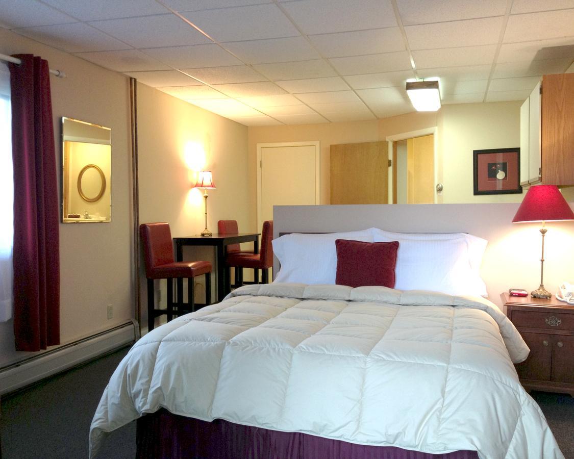 Vinehurst Inn & Suites 哈蒙兹波特 外观 照片